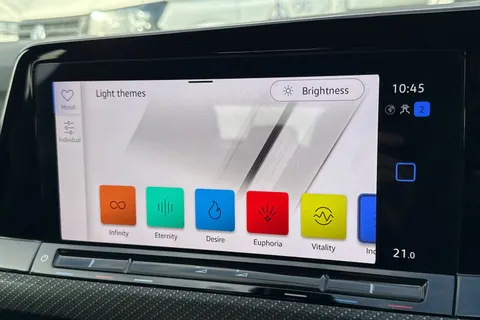 DG73KOA Volkswagen Golf 1.5 TSI 150 R-Line 5dr ⭐1 Year VW Warranty ⭐ Thumbnail #54