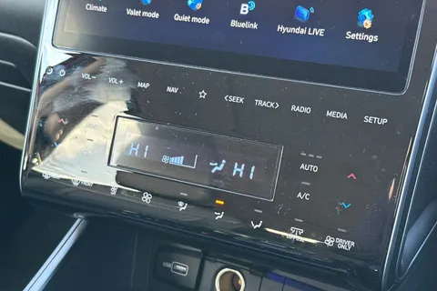 SX72BCY Hyundai Tucson 1.6 TGDi Plug-in Hybrid Ultimate 5dr 4WD Auto Thumbnail #22