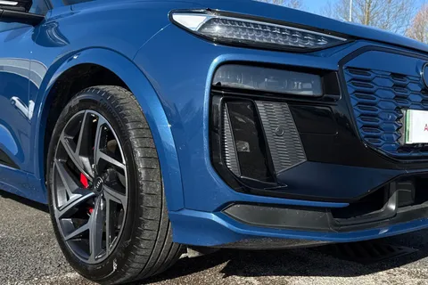 EJ74AWH Audi Q6 E-Tron Q6 SUV Edition 1 e-tron quattro 285,00 kW Thumbnail #9