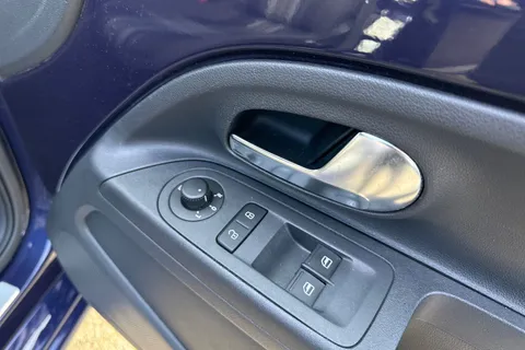 21 of 42 for Volkswagen Up! 1.0 Club Up 5dr | Heated Seats | Maps & More