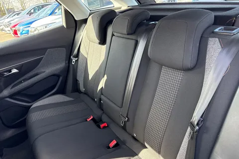 19 of 63 for PEUGEOT 3008 1.6 BlueHDi Active Euro 6 (s/s) 5dr