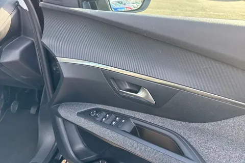 21 of 63 for PEUGEOT 3008 1.6 BlueHDi Active Euro 6 (s/s) 5dr