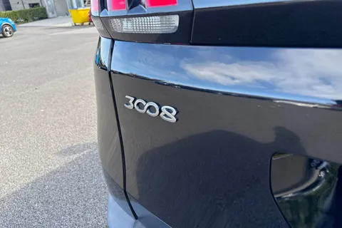 33 of 63 for PEUGEOT 3008 1.6 BlueHDi Active Euro 6 (s/s) 5dr