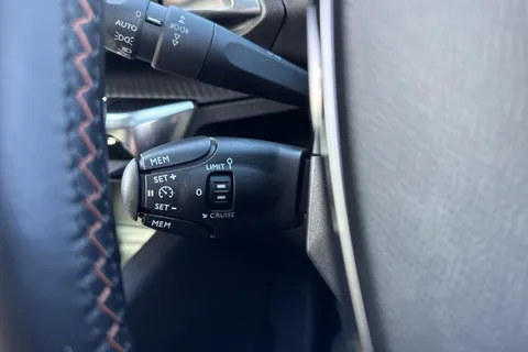 40 of 63 for PEUGEOT 3008 1.6 BlueHDi Active Euro 6 (s/s) 5dr