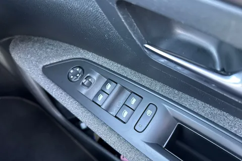 42 of 63 for PEUGEOT 3008 1.6 BlueHDi Active Euro 6 (s/s) 5dr