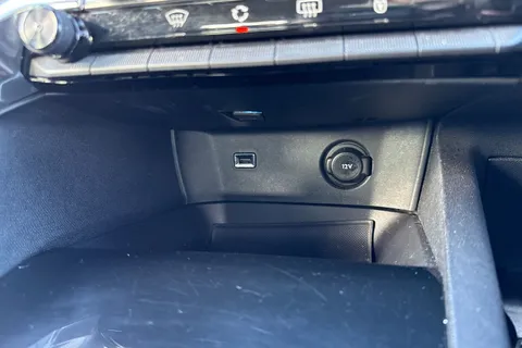 54 of 63 for PEUGEOT 3008 1.6 BlueHDi Active Euro 6 (s/s) 5dr