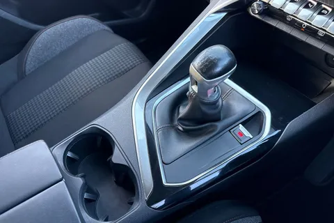 55 of 63 for PEUGEOT 3008 1.6 BlueHDi Active Euro 6 (s/s) 5dr