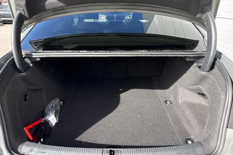 LP22LOH Audi A4 2.0 TFSI 35 S line S Tronic Euro 6 (s/s) 4dr Thumbnail #7