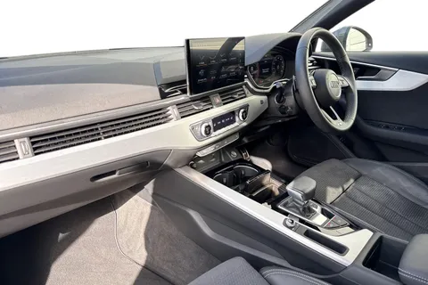 LP22LOH Audi A4 2.0 TFSI 35 S line S Tronic Euro 6 (s/s) 4dr Thumbnail #15