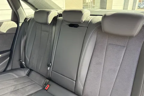 LP22LOH Audi A4 2.0 TFSI 35 S line S Tronic Euro 6 (s/s) 4dr Thumbnail #19