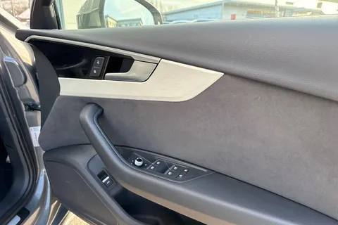 LP22LOH Audi A4 2.0 TFSI 35 S line S Tronic Euro 6 (s/s) 4dr Thumbnail #21