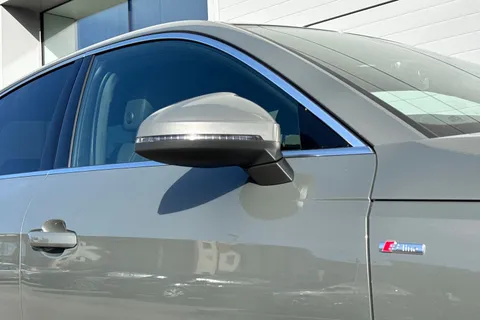 LP22LOH Audi A4 2.0 TFSI 35 S line S Tronic Euro 6 (s/s) 4dr Thumbnail #32