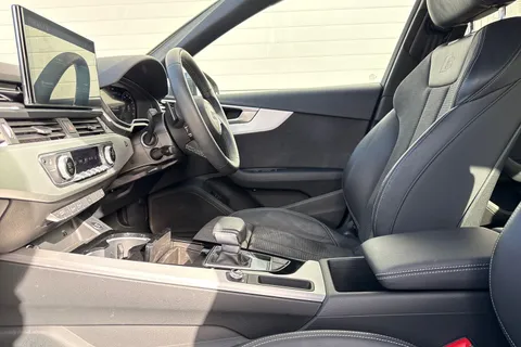 LP22LOH Audi A4 2.0 TFSI 35 S line S Tronic Euro 6 (s/s) 4dr Thumbnail #36