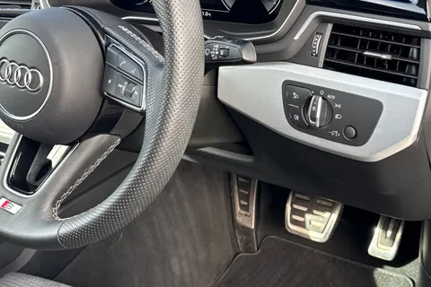 LP22LOH Audi A4 2.0 TFSI 35 S line S Tronic Euro 6 (s/s) 4dr Thumbnail #39