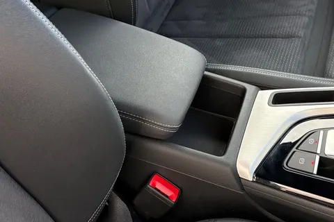 LP22LOH Audi A4 2.0 TFSI 35 S line S Tronic Euro 6 (s/s) 4dr Thumbnail #43