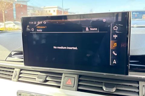 LP22LOH Audi A4 2.0 TFSI 35 S line S Tronic Euro 6 (s/s) 4dr Thumbnail #46