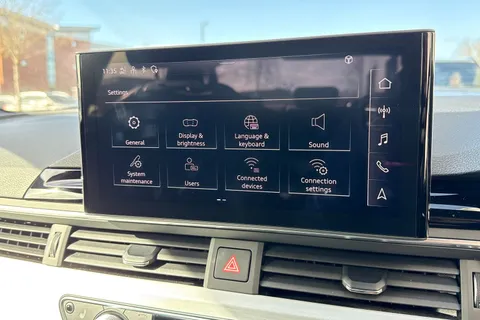 LP22LOH Audi A4 2.0 TFSI 35 S line S Tronic Euro 6 (s/s) 4dr Thumbnail #54