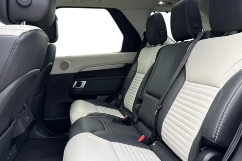 4 of 51 for Land Rover Discovery 3.0 D350 Dynamic HSE 5dr