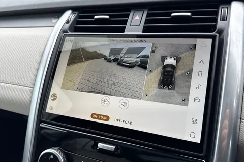 13 of 51 for Land Rover Discovery 3.0 D350 Dynamic HSE 5dr