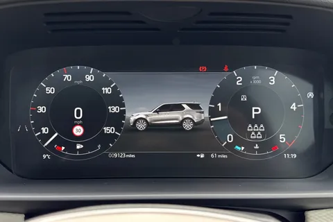 17 of 51 for Land Rover Discovery 3.0 D350 Dynamic HSE 5dr