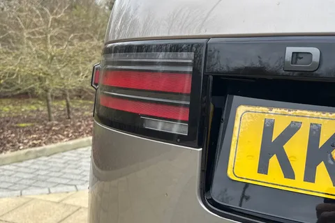 27 of 51 for Land Rover Discovery 3.0 D350 Dynamic HSE 5dr