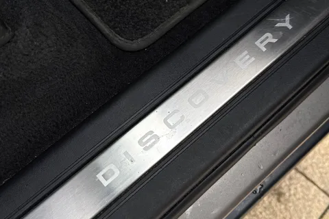 33 of 51 for Land Rover Discovery 3.0 D350 Dynamic HSE 5dr