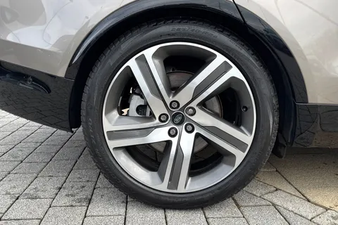 35 of 51 for Land Rover Discovery 3.0 D350 Dynamic HSE 5dr