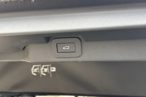 37 of 51 for Land Rover Discovery 3.0 D350 Dynamic HSE 5dr