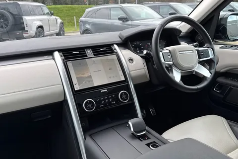 46 of 51 for Land Rover Discovery 3.0 D350 Dynamic HSE 5dr