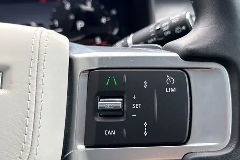 48 of 51 for Land Rover Discovery 3.0 D350 Dynamic HSE 5dr