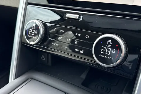 50 of 51 for Land Rover Discovery 3.0 D350 Dynamic HSE 5dr