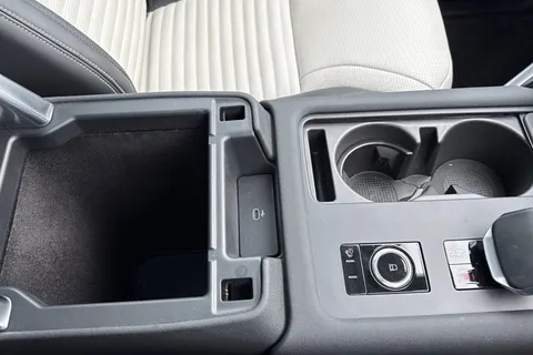 51 of 51 for Land Rover Discovery 3.0 D350 Dynamic HSE 5dr