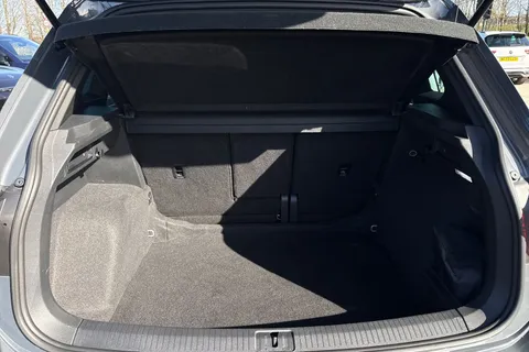 MK23NPU Volkswagen Tiguan 1.5 TSI 150 R-Line 5dr DSG Thumbnail #8