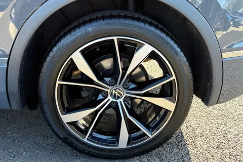 MK23NPU Volkswagen Tiguan 1.5 TSI 150 R-Line 5dr DSG Thumbnail #11