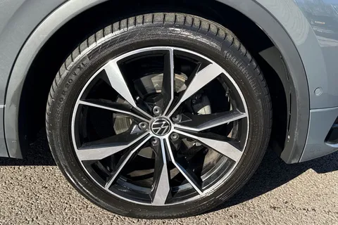 MK23NPU Volkswagen Tiguan 1.5 TSI 150 R-Line 5dr DSG Thumbnail #13