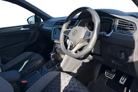 MK23NPU Volkswagen Tiguan 1.5 TSI 150 R-Line 5dr DSG Thumbnail #15