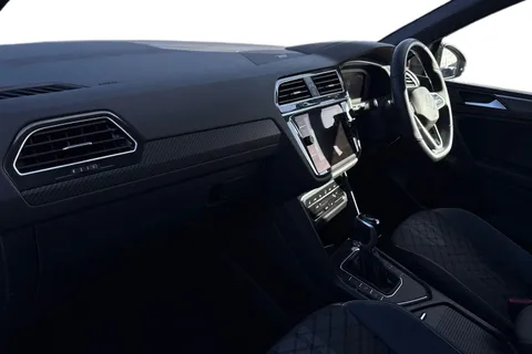 MK23NPU Volkswagen Tiguan 1.5 TSI 150 R-Line 5dr DSG Thumbnail #16