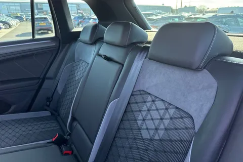 MK23NPU Volkswagen Tiguan 1.5 TSI 150 R-Line 5dr DSG Thumbnail #20