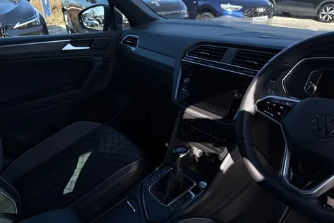 MK23NPU Volkswagen Tiguan 1.5 TSI 150 R-Line 5dr DSG Thumbnail #21