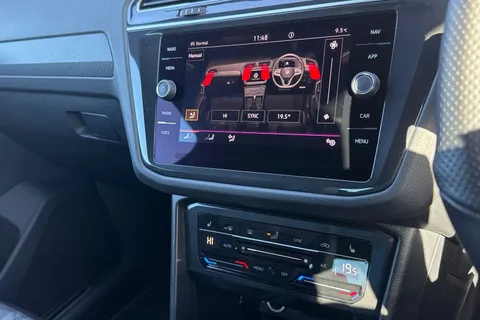 MK23NPU Volkswagen Tiguan 1.5 TSI 150 R-Line 5dr DSG Thumbnail #23