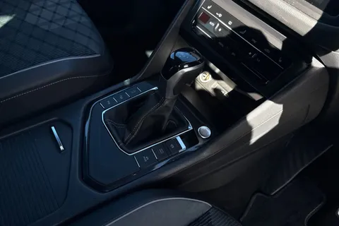 MK23NPU Volkswagen Tiguan 1.5 TSI 150 R-Line 5dr DSG Thumbnail #24