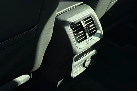 MK23NPU Volkswagen Tiguan 1.5 TSI 150 R-Line 5dr DSG Thumbnail #34