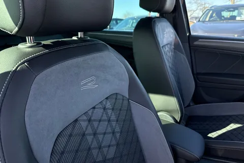 MK23NPU Volkswagen Tiguan 1.5 TSI 150 R-Line 5dr DSG Thumbnail #35