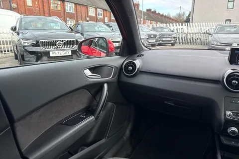 15 of 45 for Audi A1 1.4 TFSI Black Edition Sportback Euro 6 (s/s) 5dr (Nav)