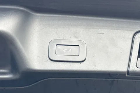 KM74HCH Land Rover Range Rover Evoque 2.0 D200 Dynamic HSE 5dr Thumbnail #32