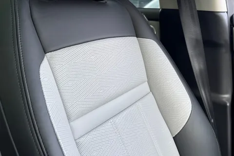 KM74HCH Land Rover Range Rover Evoque 2.0 D200 Dynamic HSE 5dr Thumbnail #47