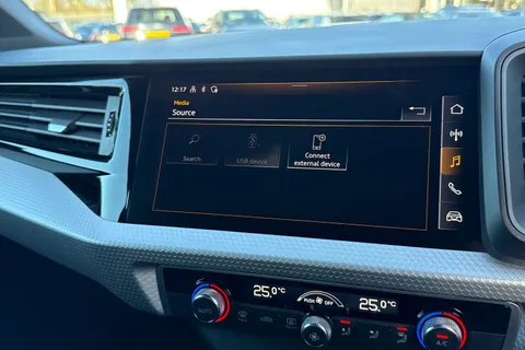 FY23XTU Audi A1 S line 30 TFSI 110 PS 6-speed Thumbnail #38