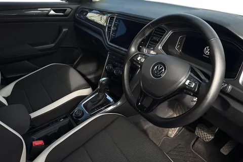 GY71LYK Volkswagen T-Roc 2.0 TSI SEL DSG 4Motion Euro 6 (s/s) 5dr Thumbnail #9