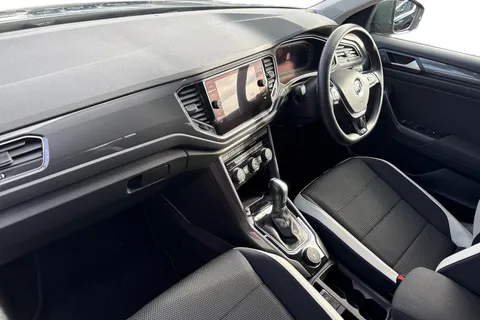 GY71LYK Volkswagen T-Roc 2.0 TSI SEL DSG 4Motion Euro 6 (s/s) 5dr Thumbnail #10