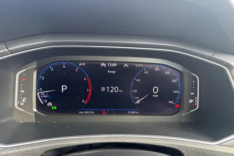 GY71LYK Volkswagen T-Roc 2.0 TSI SEL DSG 4Motion Euro 6 (s/s) 5dr Thumbnail #39